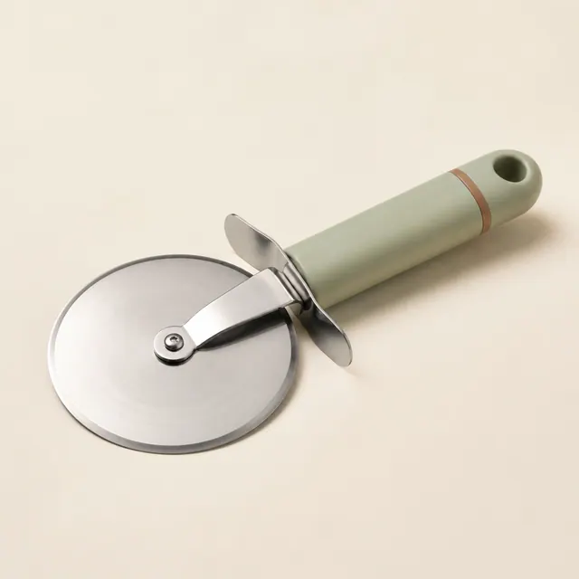 Pizza cutter